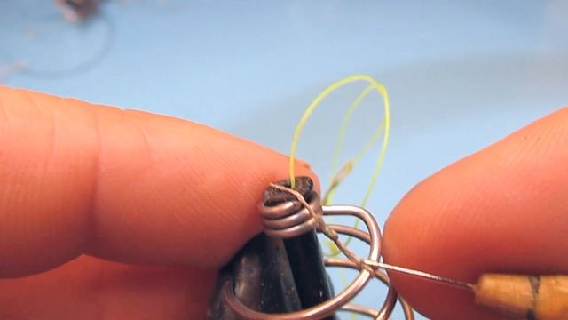 Этот инструмент облегчит каждому рыбаку снятие поводка с кормушки, привязанным петля в петлю смотреть онлайн