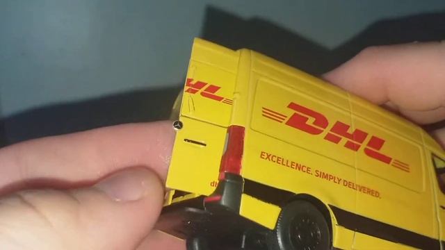 Kinsmart Mercedes-Benz Sprinter Van - DHL delivery смотреть онлайн