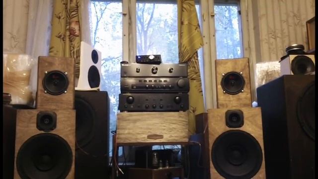 ящики на автодинамиках урал играют рок смотреть онлайн