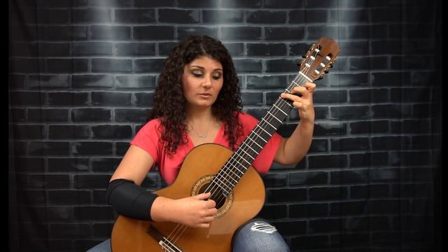 Etude no. 11 (Estudios Sencillos) by Leo Brouwer | Guitar Etudes with Gohar Vardanyan смотреть онлайн