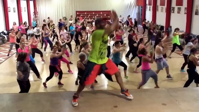 Ricardo Rodrigues • Zumba Fitness • My Jam • Mr. Vegas ft Pitbull смотреть онлайн