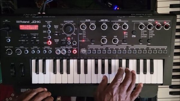 ROLAND JD-XI SEQUENCER (Four part demo)