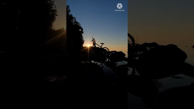 26.06.2022 Минут 10 медитации на закате около места силы озера Ладога (ускорено в 10 раз без муз.) смотреть онлайн