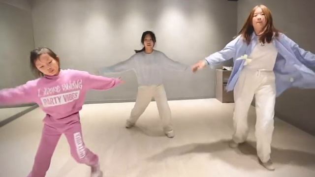 아이브 - Either Way 안무 / choreography raykim смотреть онлайн