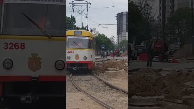 Разворот трамвая 18 маршрута на 16 станции Фонтанской дороги задним ходом смотреть онлайн