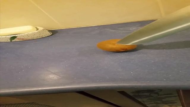 CHALLENGE Glowing 1000 degree KNIFE vs UNBREAKABLE FRUIT смотреть онлайн