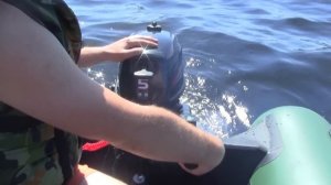 Лодочный мотор Hidea HD 5FHS на воде