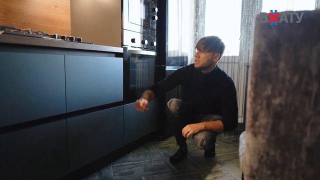 ИДЕАЛЬНАЯ КУХНЯ В ТЕМНО-СИНЕМ ОТТЕНКЕ | ВХАТУ смотреть онлайн