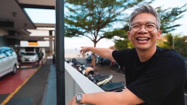 NAIK HOVERCART KE DRIVE THRU!! смотреть онлайн