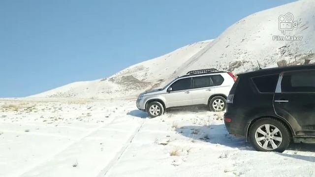 Mitsubishi Outlander VS Nissan X-trial, Ford Escape Uphill Mongolia