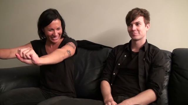 Loveline's Krista interviews Matt & Kim backstage at Hollywood Bowl смотреть онлайн