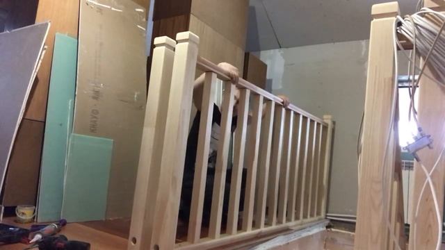 Ограждение второго этажа, ставлю поручень смотреть онлайн