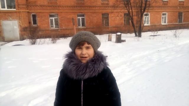 Ксения Мазаева читает произведение Марии Ивановны Цветаевой - Бежит тропинка с бугорка. смотреть онлайн