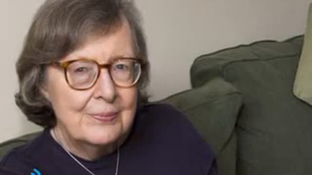 Penelope Lively interview - Family Album смотреть онлайн