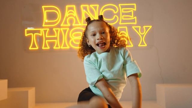 BUST A MOVE AND STAND A CHANCE TO WIN! ? смотреть онлайн