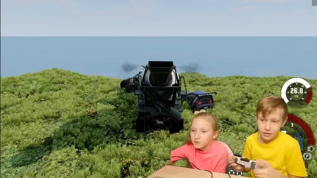 Дети и Машина. Диана и Даня съезжают с горы на Машинах. Манкиту смотреть онлайн