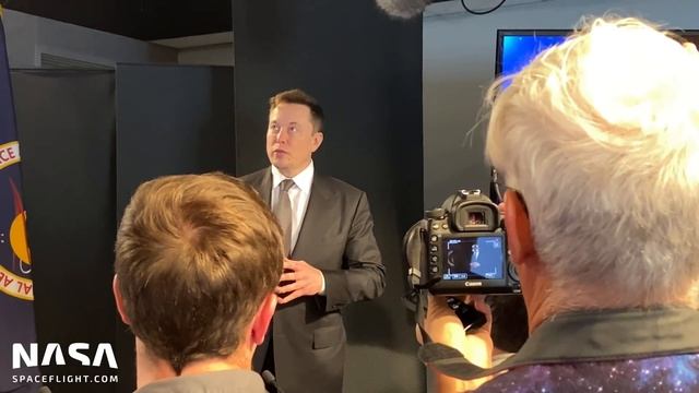 Elon Musk chats with the media following SpaceX's successful inflight abort test смотреть онлайн