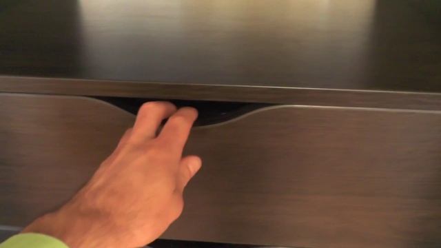 Шкаф-купе на три двери, рисунок пескоструй на зеркале. Система Квадро Starke. смотреть онлайн