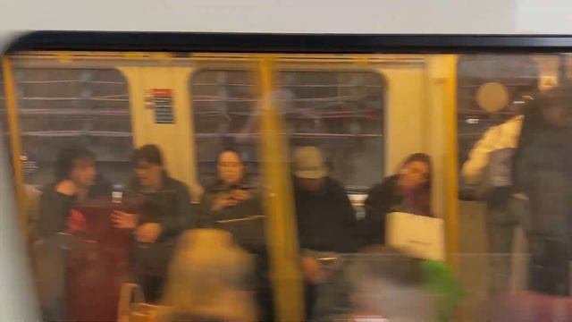 Paddington Station trains, Hammersmith & City Line, East and Westbound, Underground tube trains смотреть онлайн