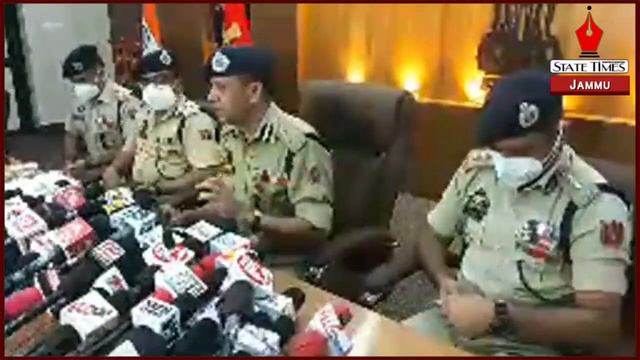 J&K Police shoots down drone in Akhnoor; recovers 5 kg IED смотреть онлайн