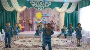 Танец на день Независимости Казахстана. Детский сад ,,Алтын ұя ,,