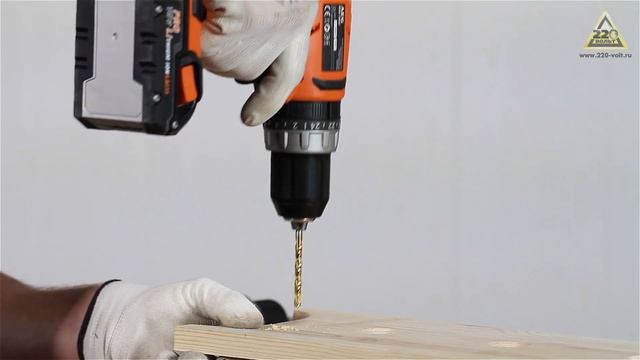 Обзор Дрель шуруповерт акк AEG BS 18C Li-152C, AEG BSB 18G2 Li-152C смотреть онлайн