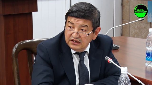 Депутат Акылбек Жапаров: Азыркы студенттердин башында эч нерсе жок! МОКОК смотреть онлайн