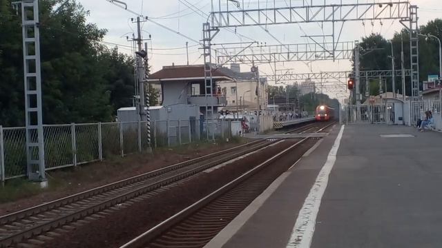 Электропоезд Ласточка до станции Сортавала пролетает Удельную смотреть онлайн