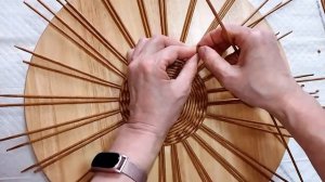 Сервировочная салфетка с ажурной загибкой