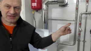 Простая красивая котельная с напольным котлом