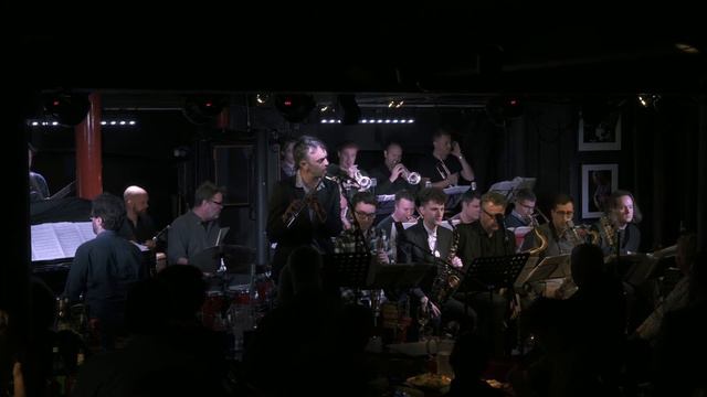 GARETH LOCKRANE BIG BAND - Fistfight at the Barndance смотреть онлайн