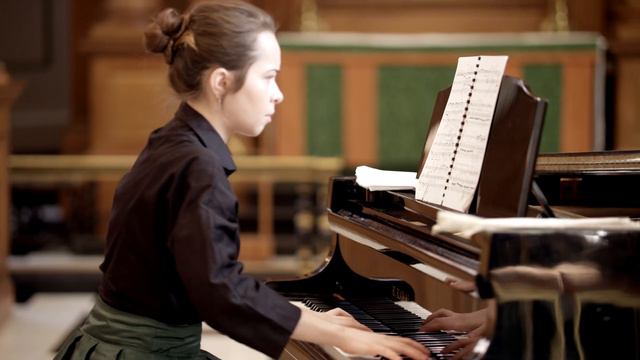 Debussy. Sonata for violin and piano, mov. 3 Anna Ovsyanikova, Julia Sinani смотреть онлайн