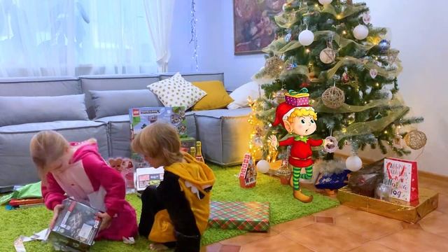 Распаковка подарков | В Новый год без игрушек смотреть онлайн