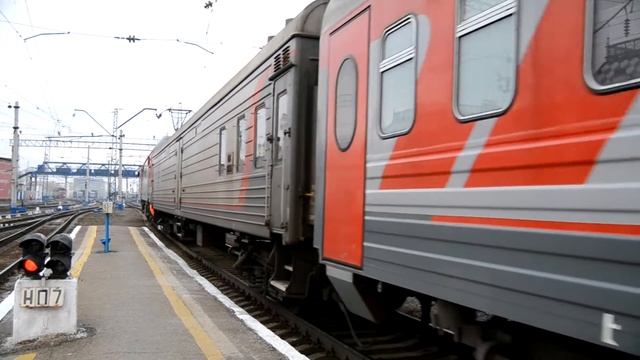 Отправление ЭП2К-140 с премиум поездом №15/16 Екатеринбург - Москва смотреть онлайн