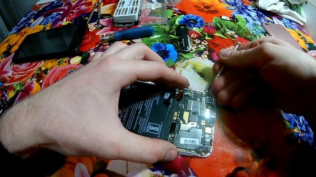 Не работает разговорный динамик на телефоне xiaomi. Разборка и ремонт смотреть онлайн