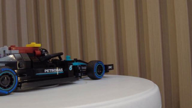 Lego Speed Champions Mercedes-AMG F1 W12 E Performance & Mercedes-AMG Project One 76909 564 pieces смотреть онлайн