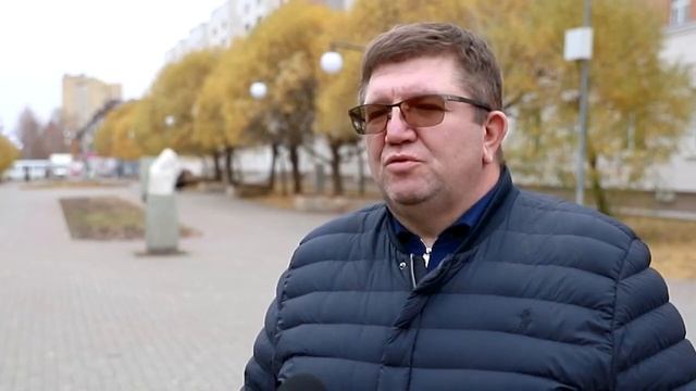 Алексей Рагозин об установке новых опор освещения на аллее Молодоженов смотреть онлайн