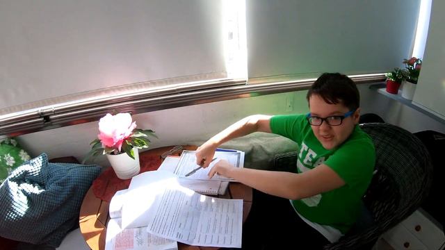 Денис шевелит ушами смотреть онлайн