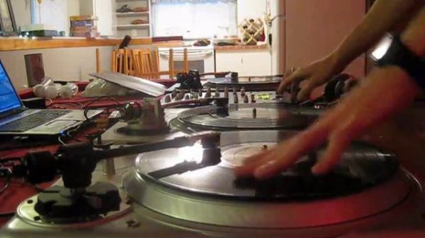 My Dj Setup Traktor Scratch Audio 4 technics 1210 Vestax pdx2000