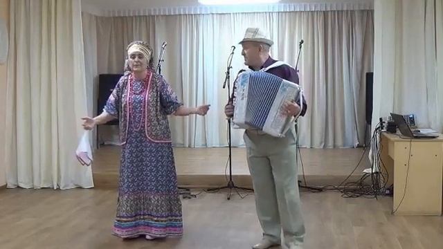 Песня "Семеновна" исполняет солистка хора русской песни "Сударушка" Людмила Следкова смотреть онлайн
