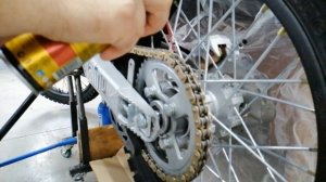 КАК Я СМАЗЫВАЮ ЦЕПЬ НА ЭНДУРО МОТОЦИКЛЕ РЕГУЛМОТО СПОРТ 003