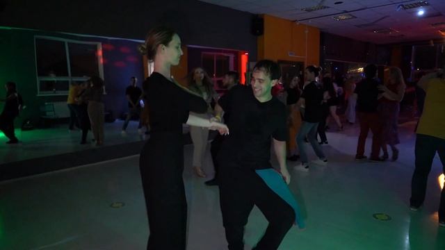 Олег Калуцков и Оксана Кононова, 2022.10.16 вечеринка в Бразкуе, ZOUK, Москва смотреть онлайн
