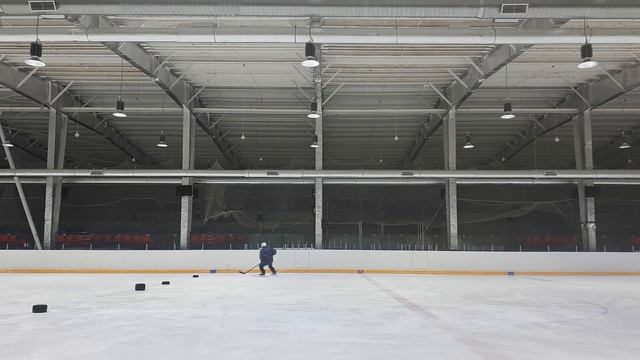 ХОККЕЙ.СОХРАНЯЕМ БОДРОСТЬ ДУХА!)) #хоккей #коньки #массовоекатание #катание #спорт #ледовыйдворец смотреть онлайн