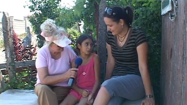 Betty Cornett speaks with a young girl with some medical problems смотреть онлайн