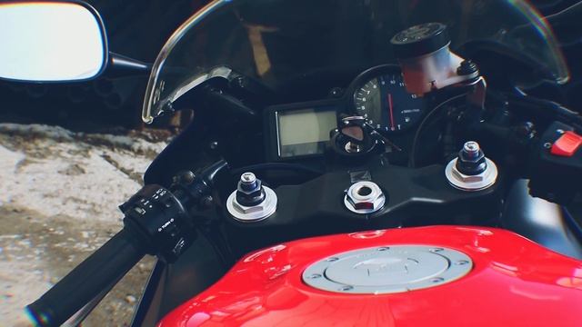 Honda CBR 929 RR Fireblade смотреть онлайн