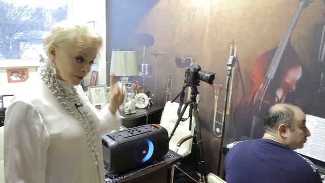 Урок Ларисы ДОЛИНОЙ по вокалу с АЙКОЙ Аветисян