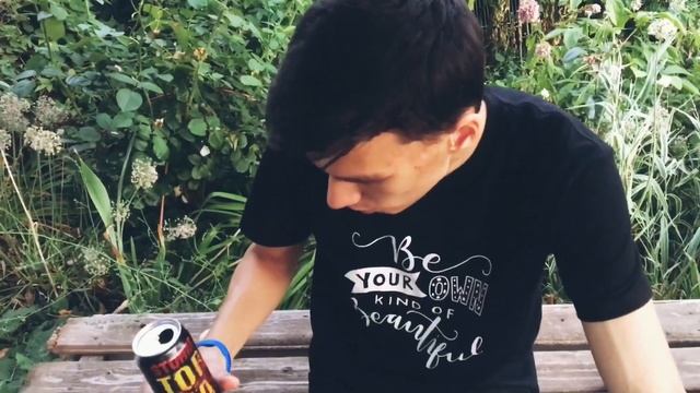 ОБЗОР ЭНЕРГЕТИКОВ «FLASH» и «TORNADO STORM» / Дешёвые Энергетики / Стоит ли Покупать?