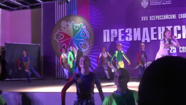 Шоу-группа "Соловушка" - Президентские состязания (муз., сл. Н. и И.Нужины) смотреть онлайн