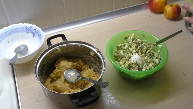 Влог, 21 марта, Суп гороховый с колбасками, Ленивые пирожки с разными начинками, Прогулка с пургой