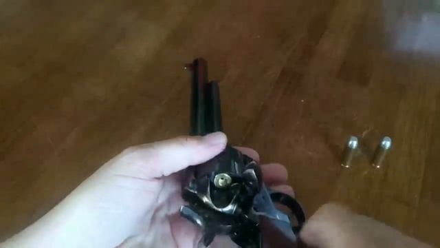 The Cowboy Load: How To Load A Single-Action Revolver смотреть онлайн